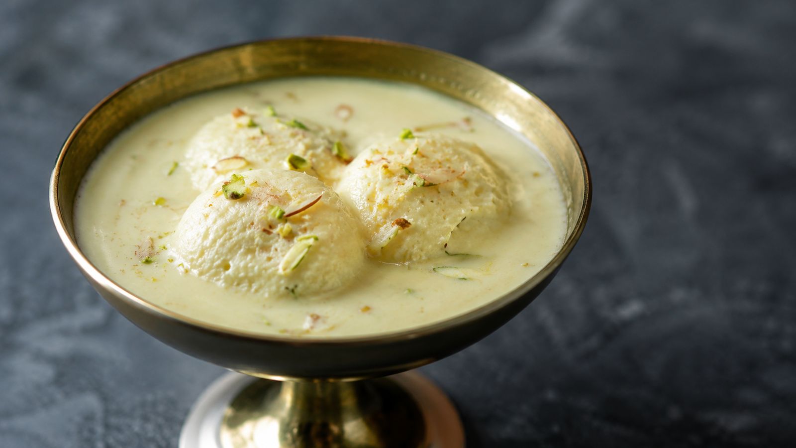 Roshmalai (রসমালাই)