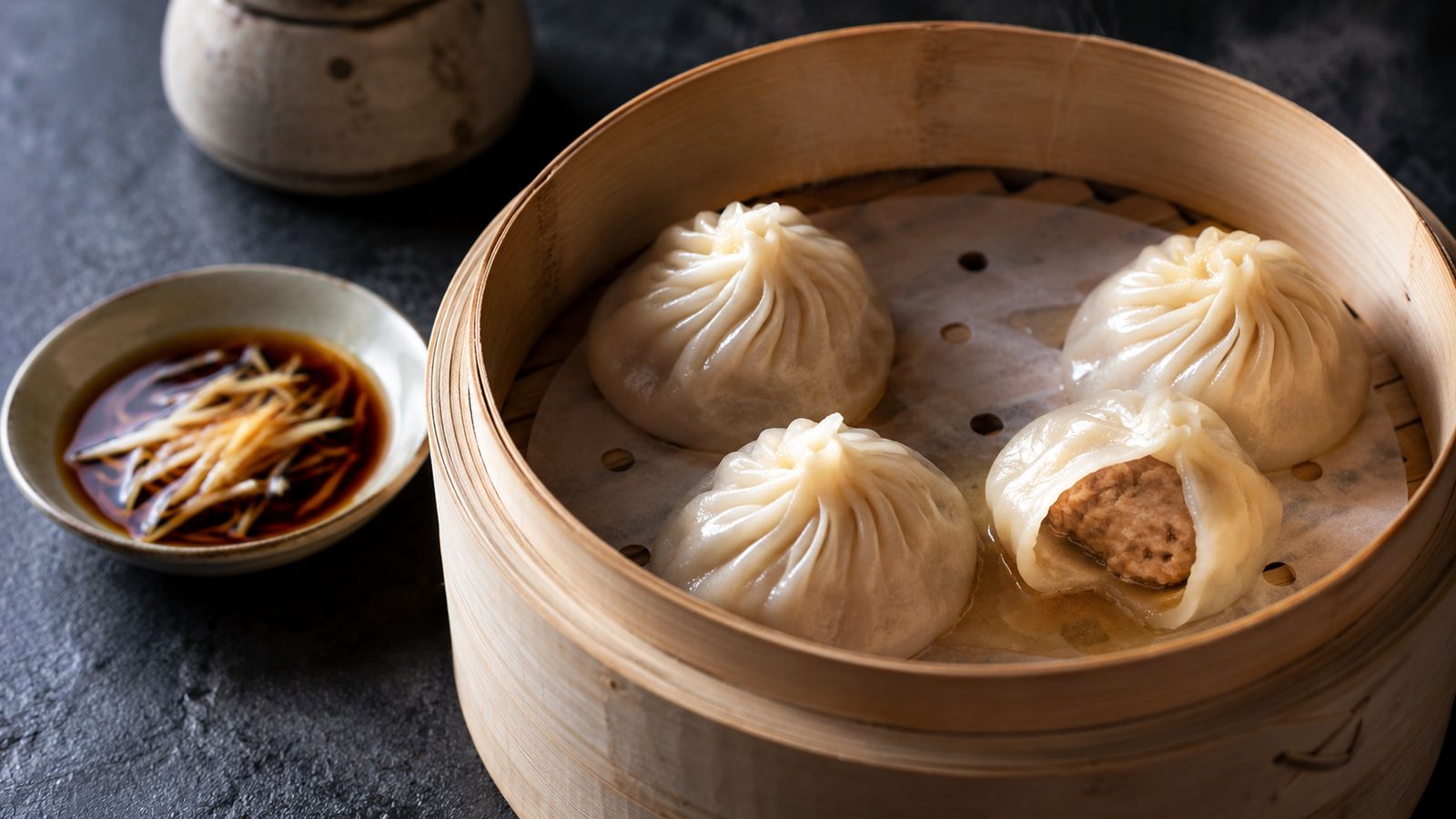 Xiaolongbao (小笼包)