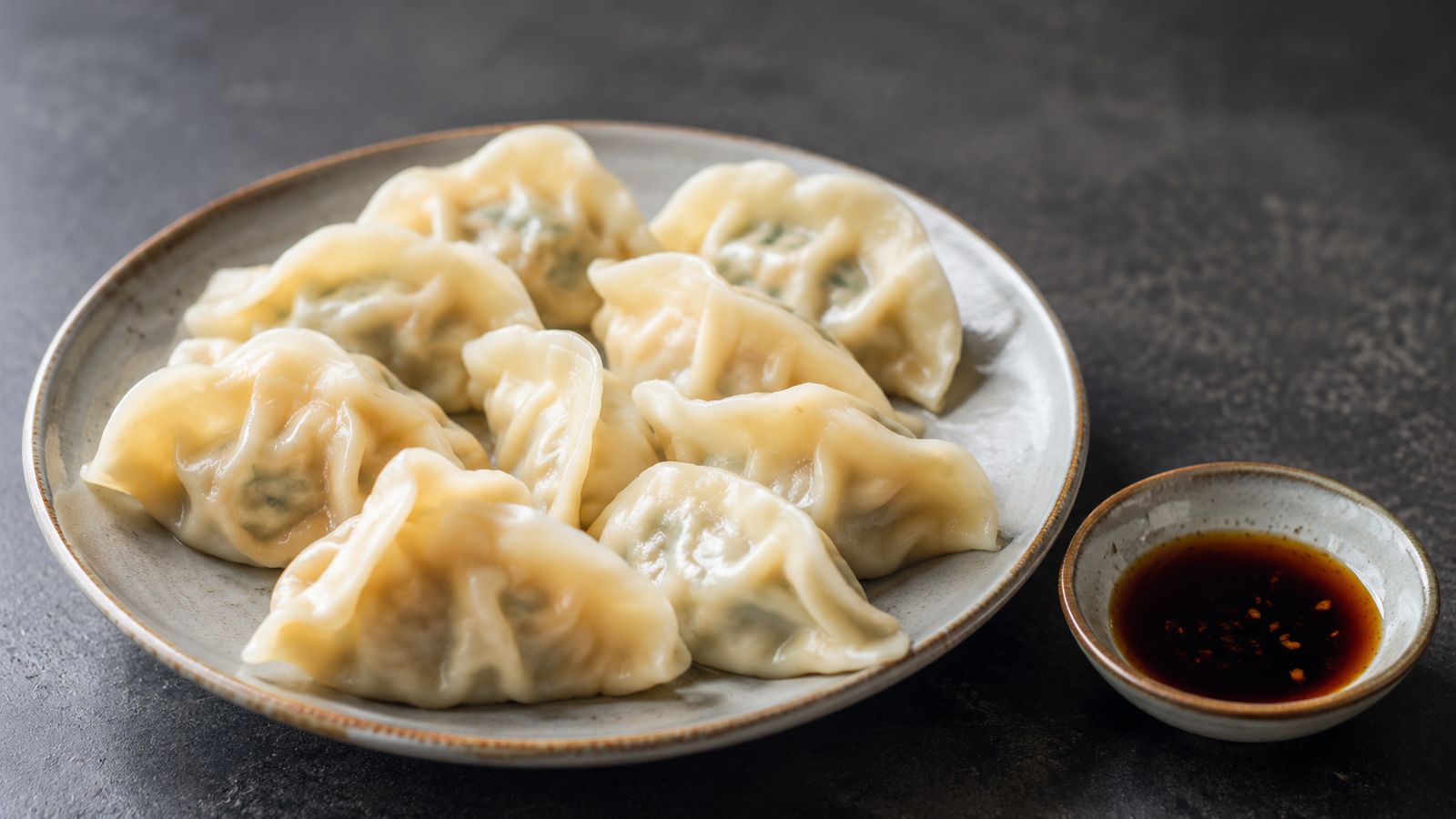 Jiaozi (饺子)