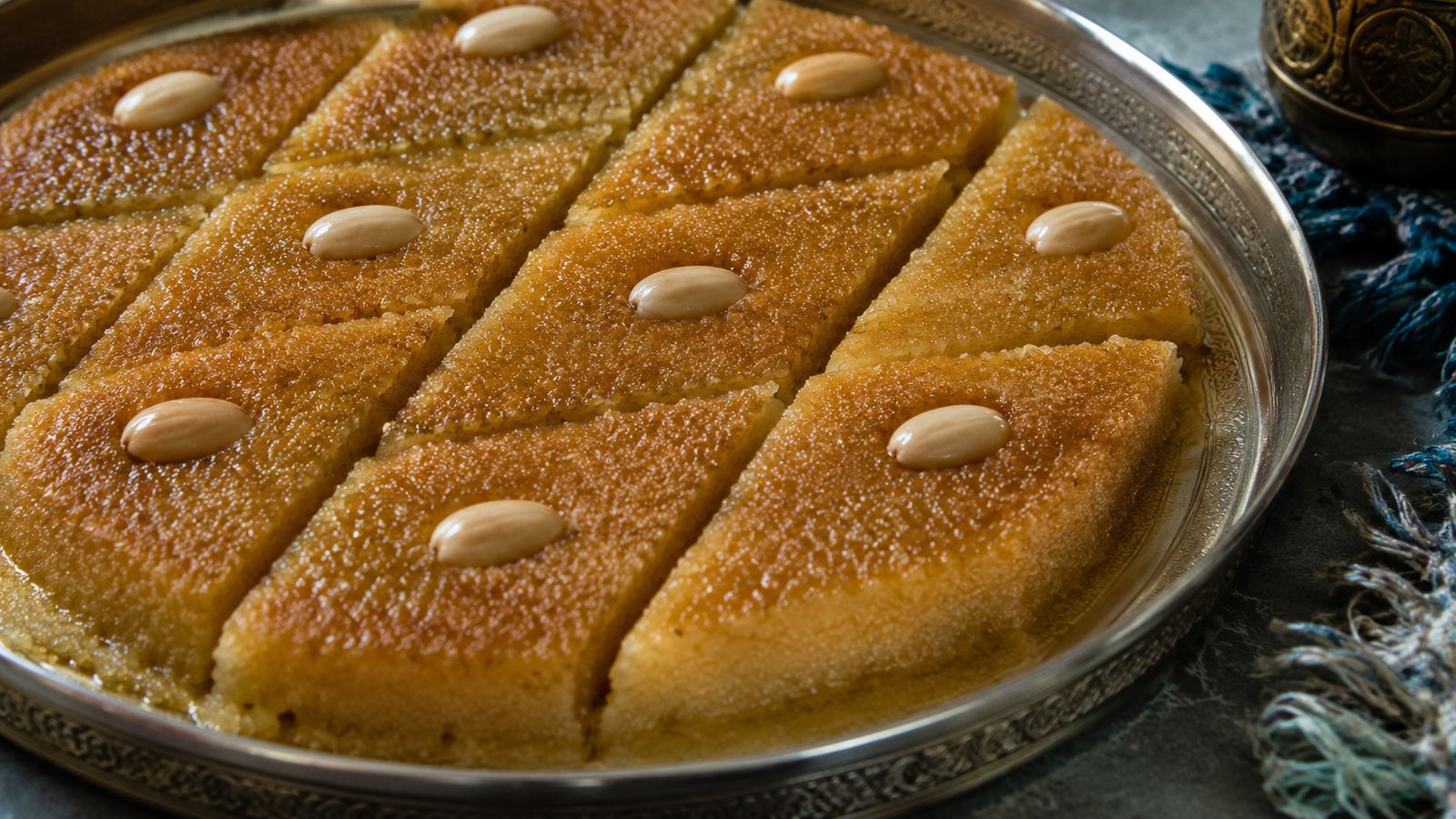 Basbousa (بسبوسة)