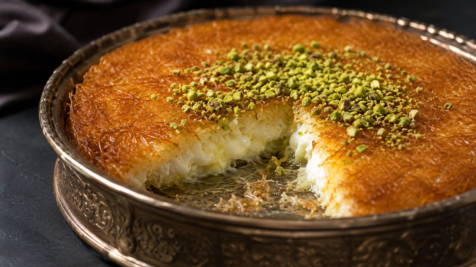Konafa bil Ashta (كنافة بالقشطة)