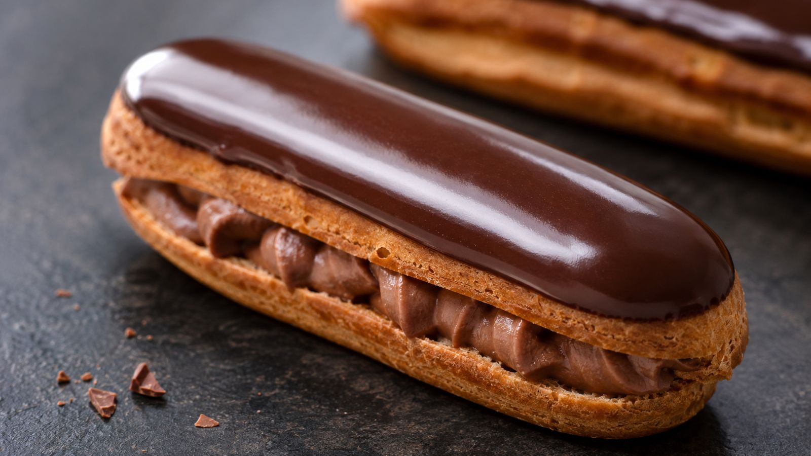 Éclair au chocolat