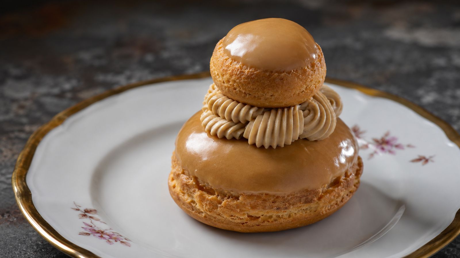 Religieuse (au café)