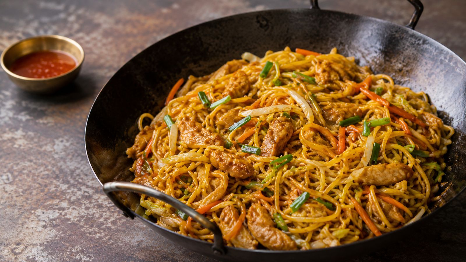Chowmein guyanien (nouilles sautées au style guyano-chinois)