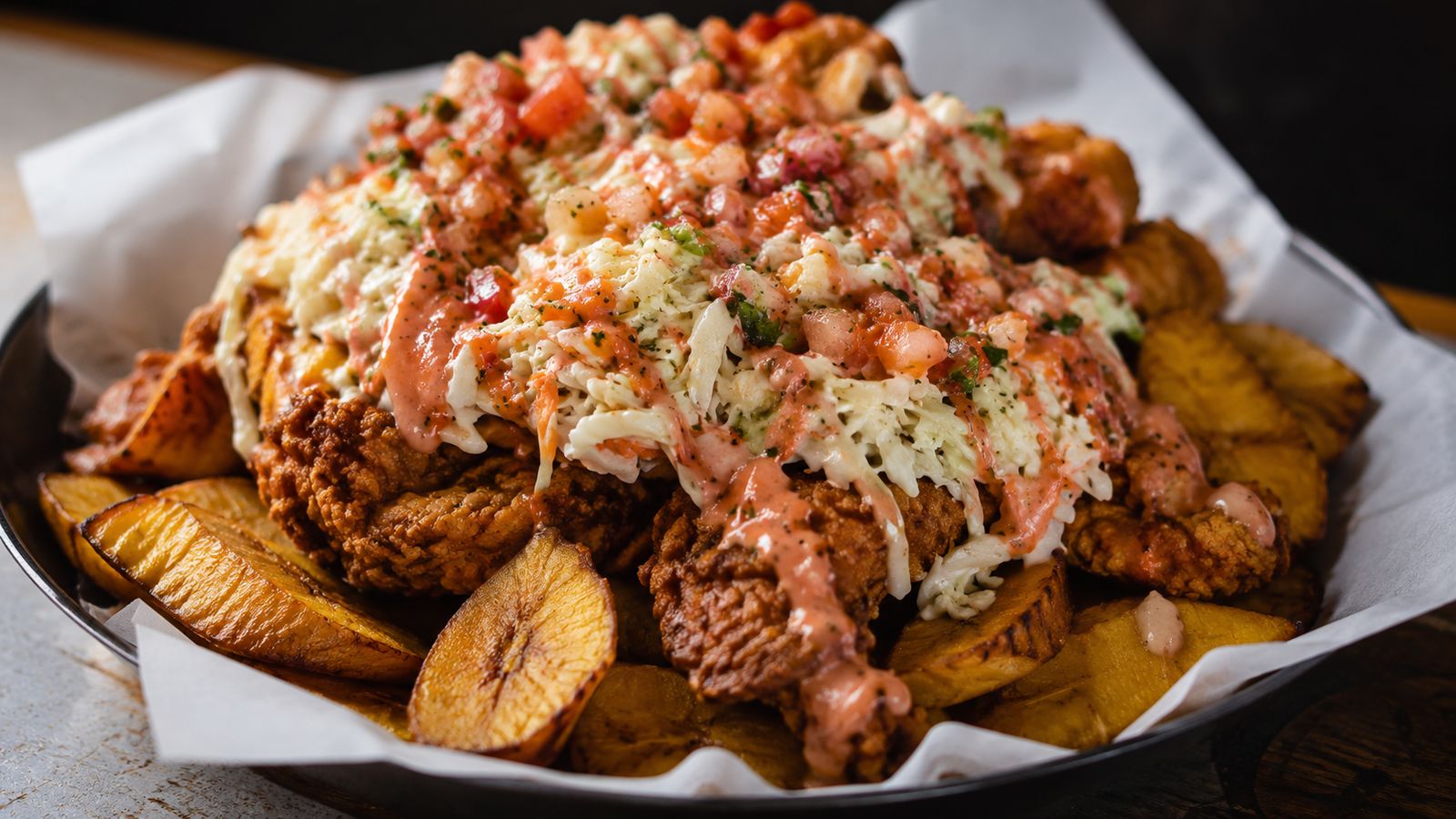 Pollo con Tajadas (Pollo Chuco)