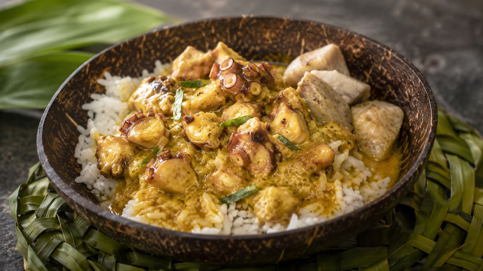 Eke Takare (curry de poulpe à la crème de coco)