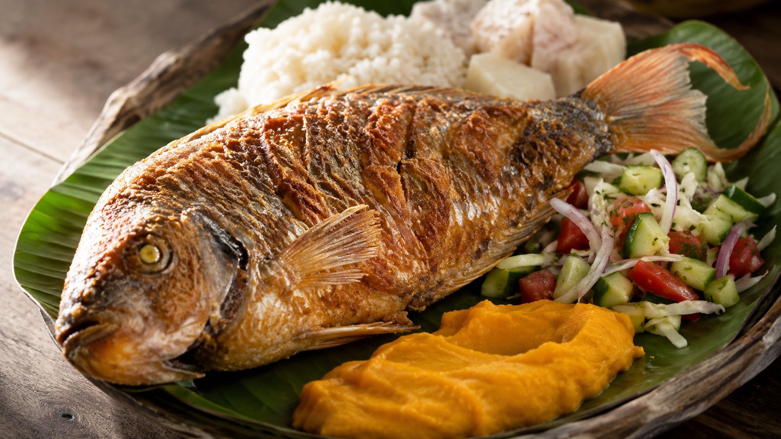 Te Inai (poisson-perroquet frit)