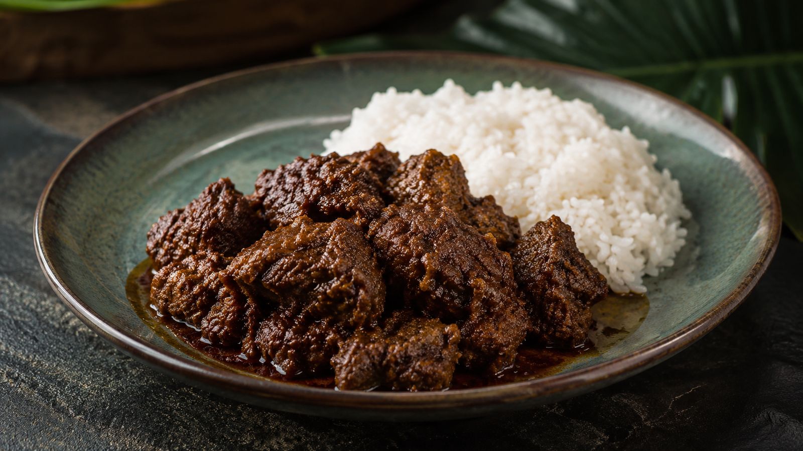 Rendang Daging (رنداڠ داݢيڠ)