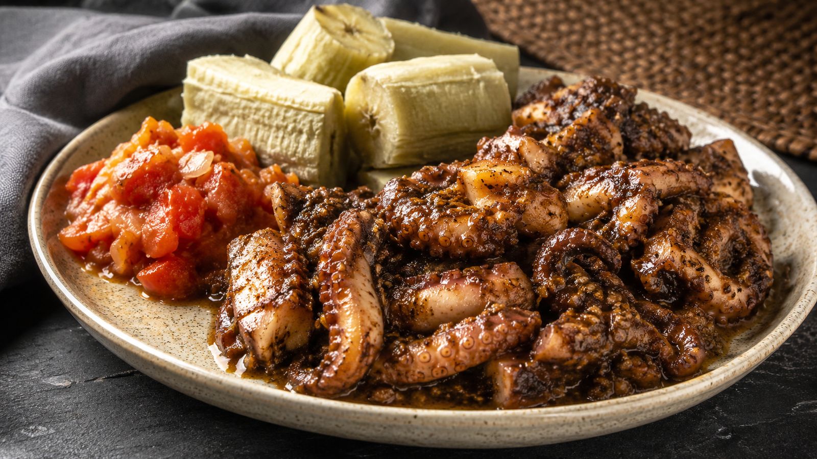 Pwedza (poulpe sauté au dzindzano)