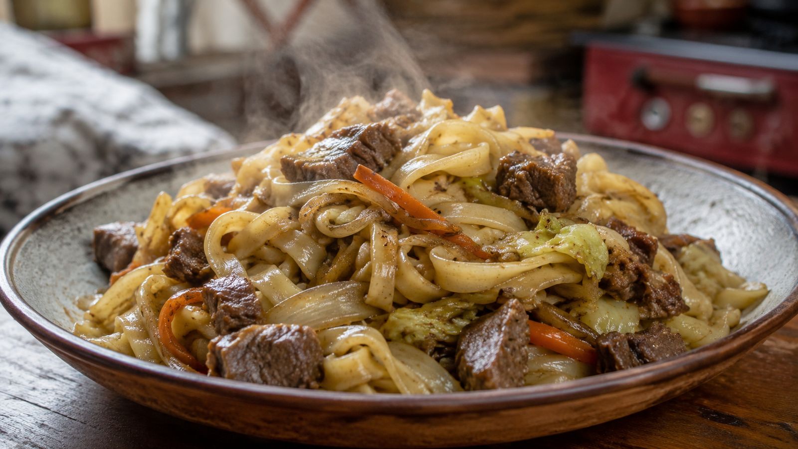 Tsuivan (Цуйван — nouilles vapeur sautées mongoles)