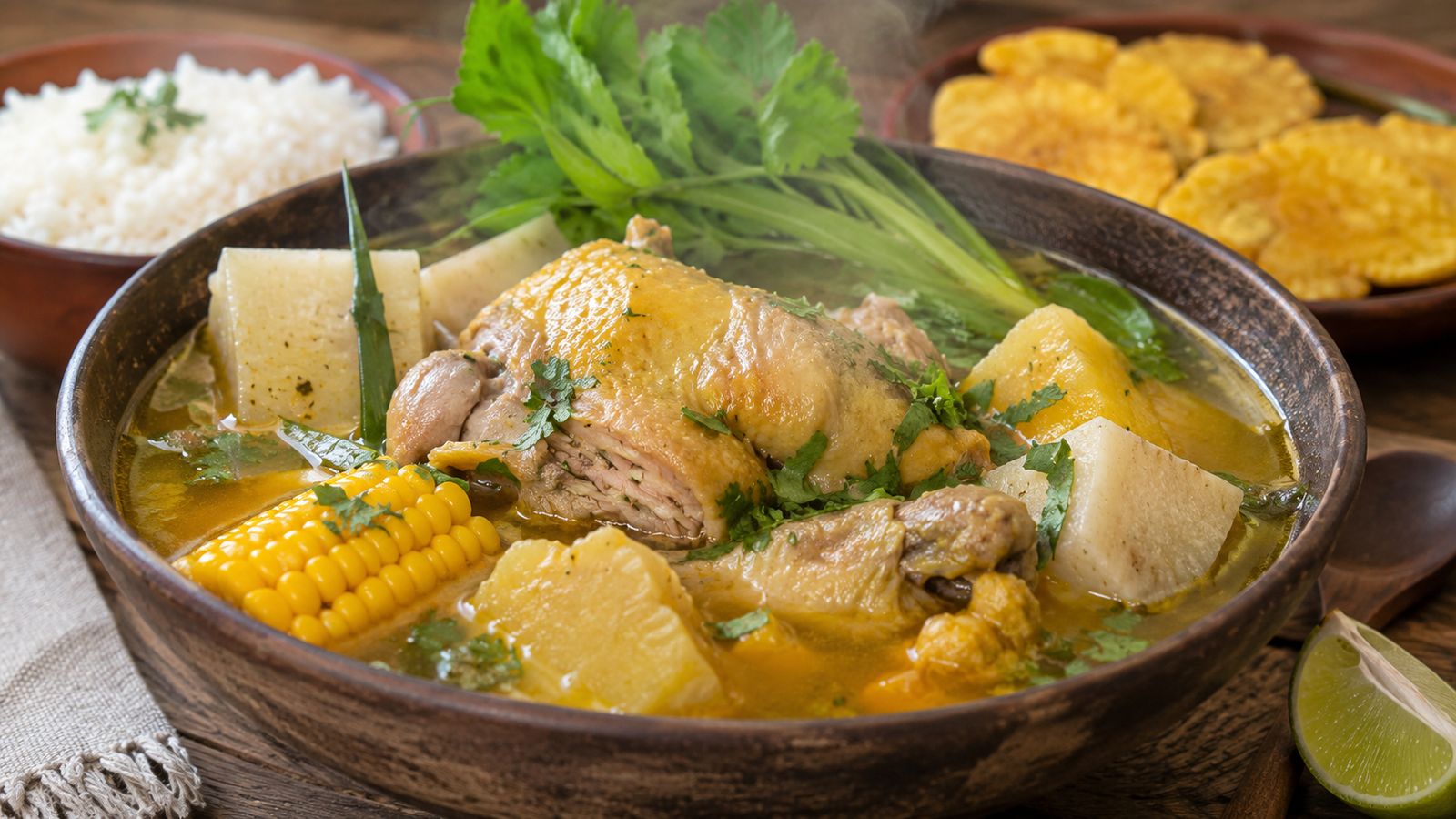 Sancocho de Gallina (soupe poule + culantro + ñame panaméenne)