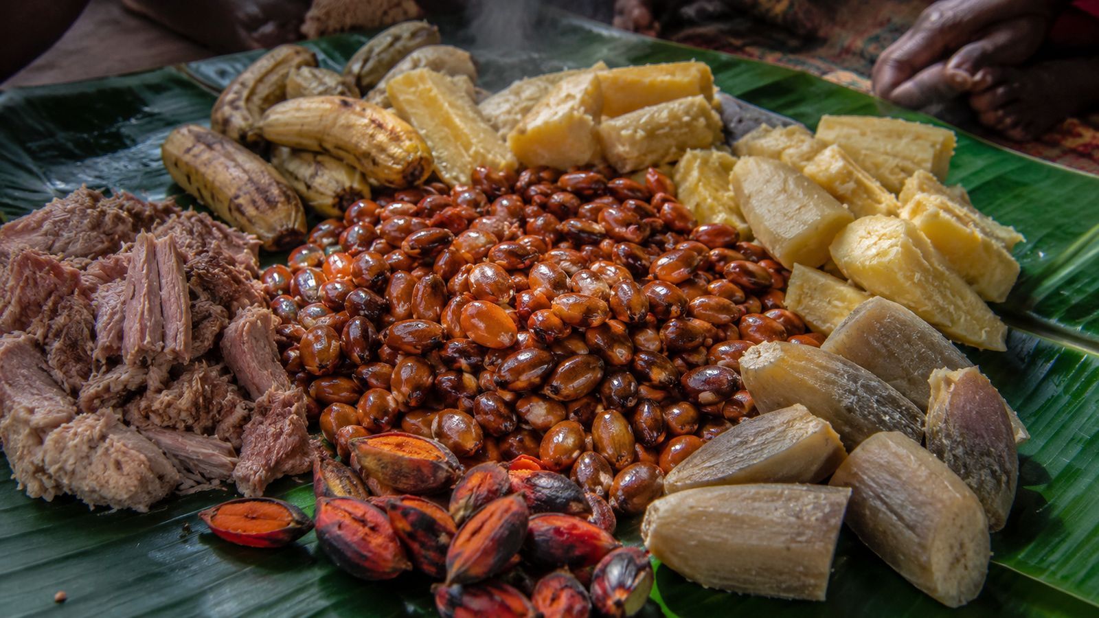 Karuka feast (noix-pandanus rouge des Highlands)