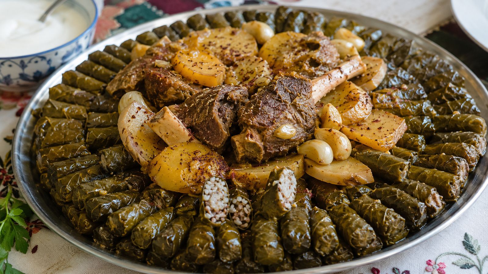 Yabraq (يبرق — feuilles de vigne farcies syriennes)