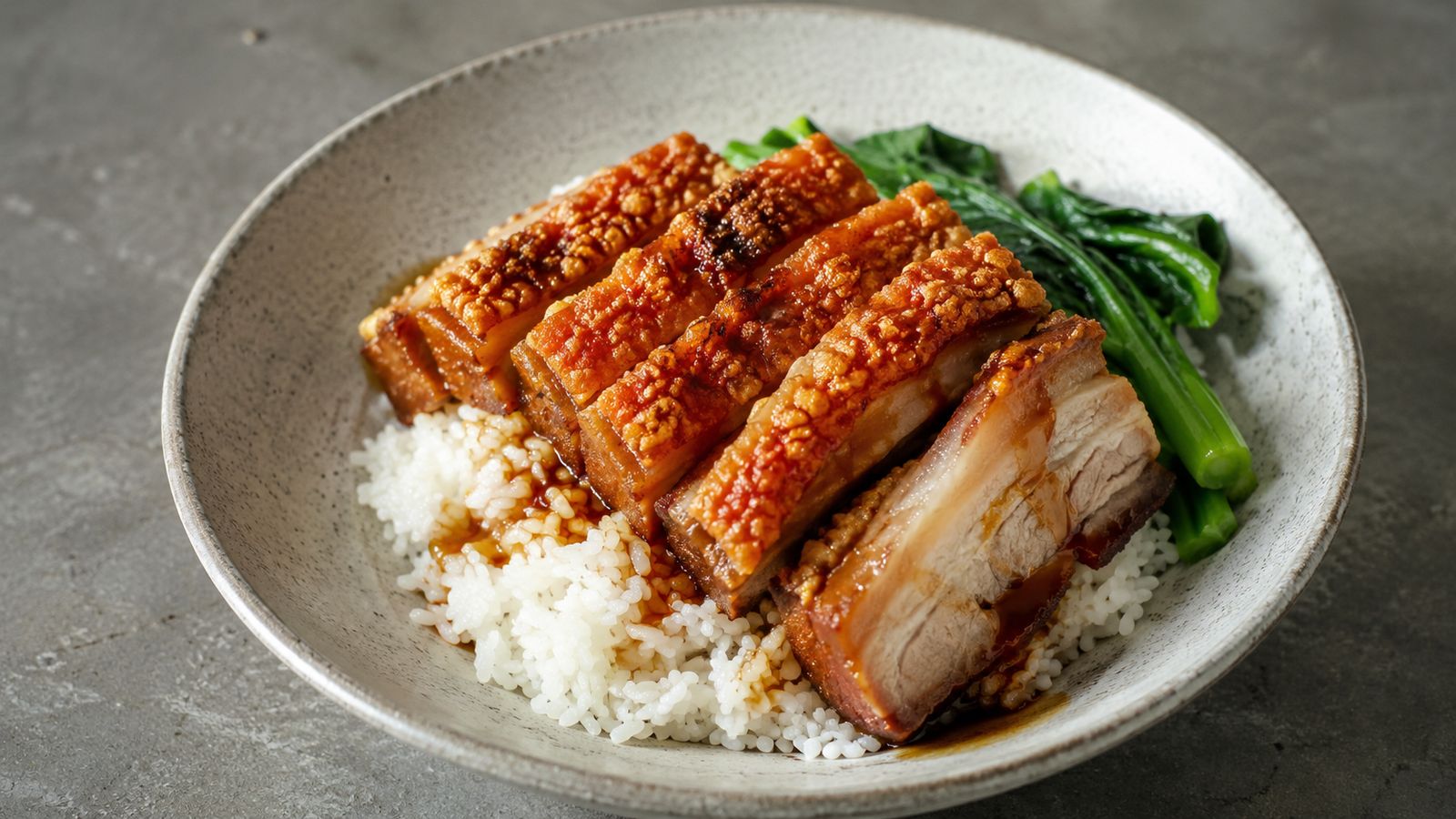 Moo Krob (หมูกรอบ)